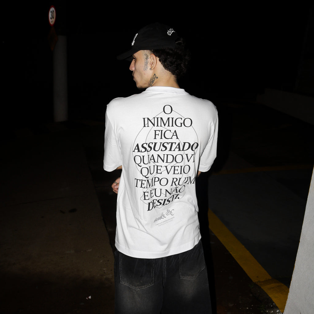 Camiseta Sewer "Eu Não Desisti." Branca